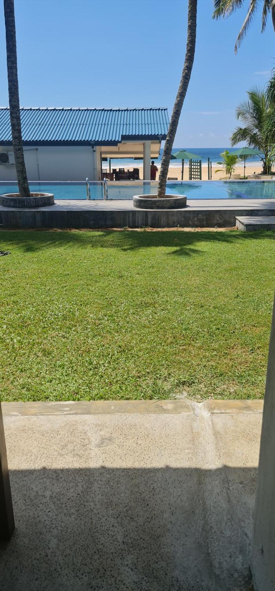 Thiranagama Beach Hotel Hikkaduwa Exteriör bild