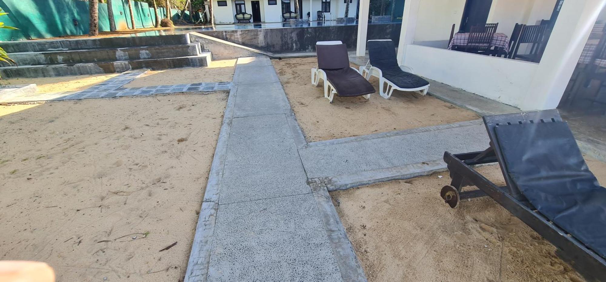 Thiranagama Beach Hotel Hikkaduwa Exteriör bild