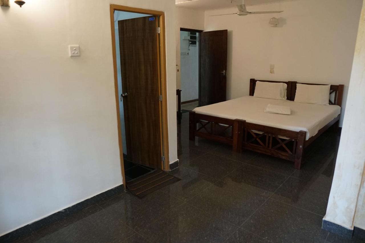 Thiranagama Beach Hotel Hikkaduwa Exteriör bild